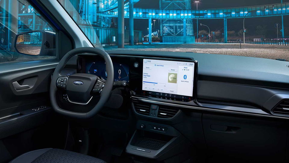 Ford E-Transit Courier Gallery 3